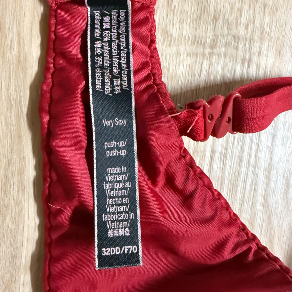Victoria's Secret Very Sexy Push-up Bra Bundle. 32DD. - Picture 5 of 13